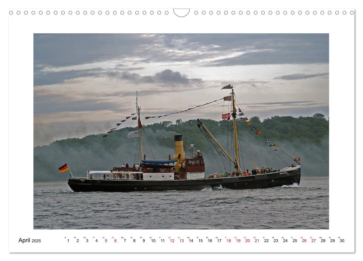 Bild: 9783435433995 | Rauchfahnen über der Ostsee - Schiffe unter Dampf (Wandkalender...