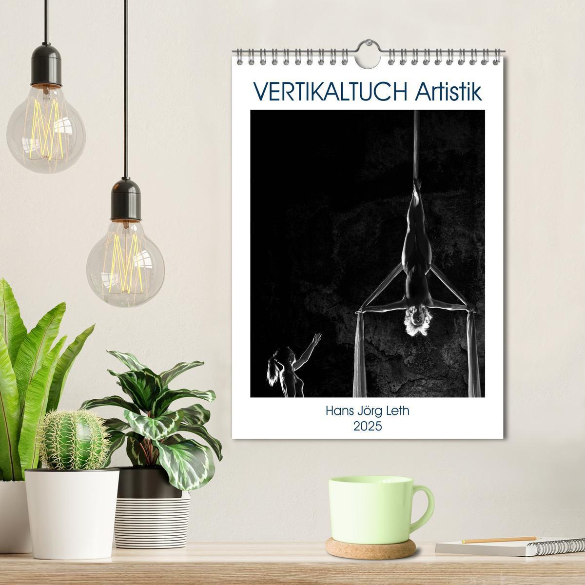 Bild: 9783435974207 | VERTIKALTUCH Artistik (Wandkalender 2025 DIN A4 hoch), CALVENDO...