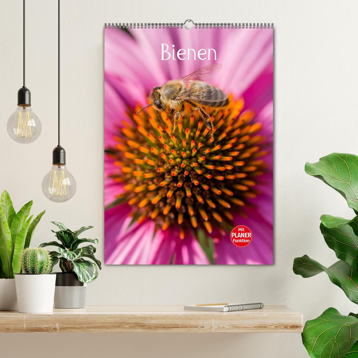 Bild: 9783457051443 | Bienenplaner (Wandkalender 2025 DIN A2 hoch), CALVENDO Monatskalender