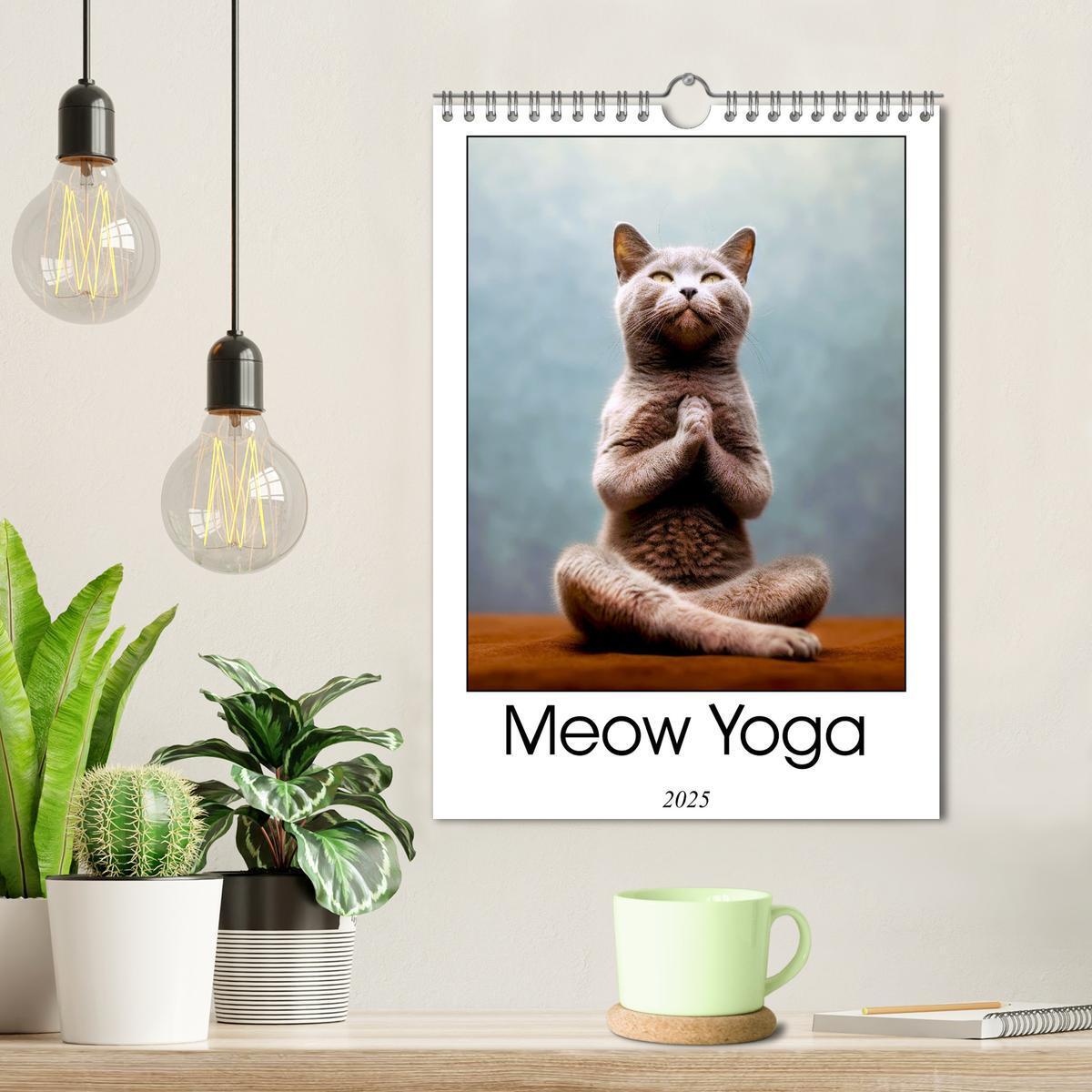 Bild: 9781325998203 | Meow Yoga (Wall Calendar 2025 DIN A4 portrait), CALVENDO 12 Month...