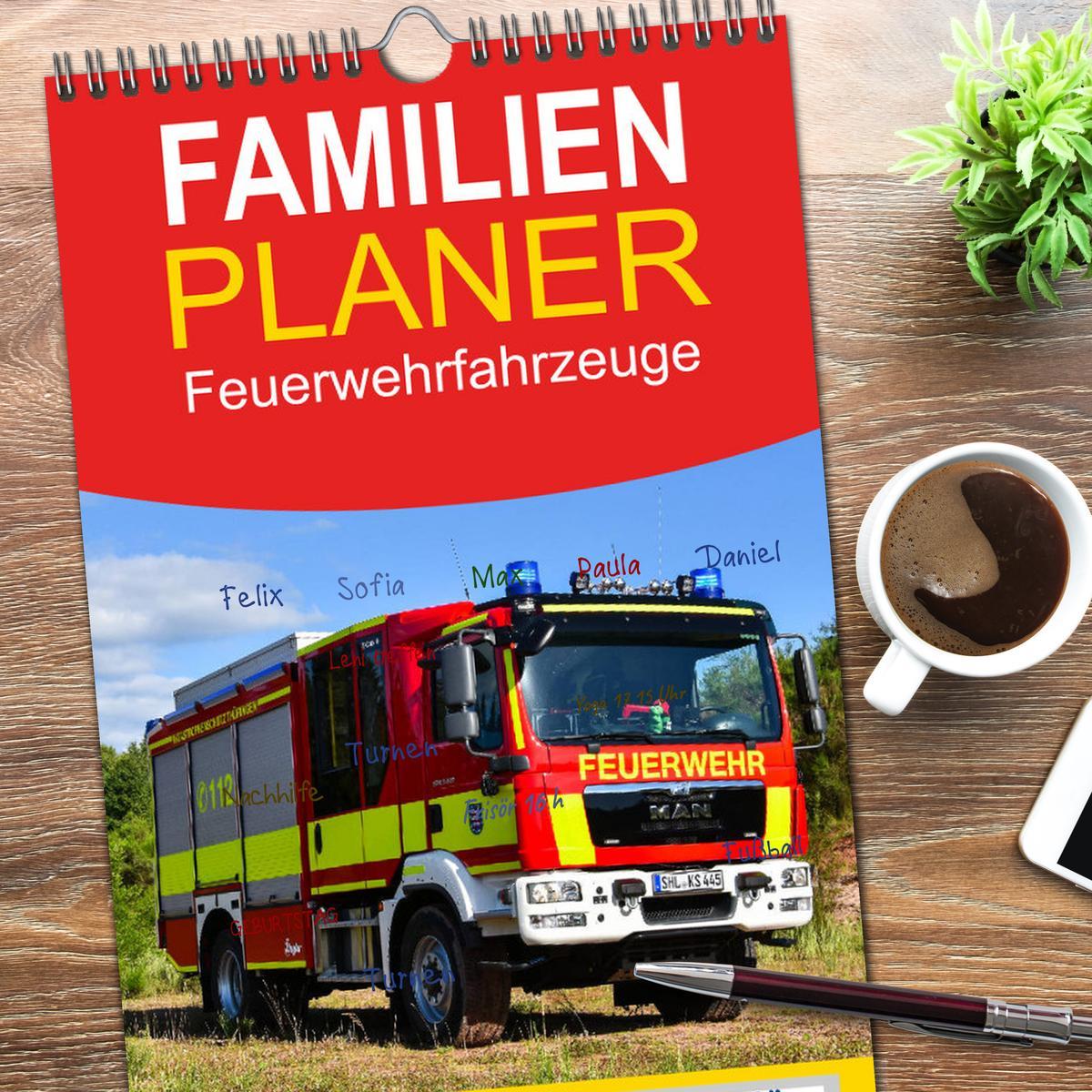 Bild: 9783457112687 | Familienplaner 2025 - Feuerwehrfahrzeuge mit 5 Spalten...