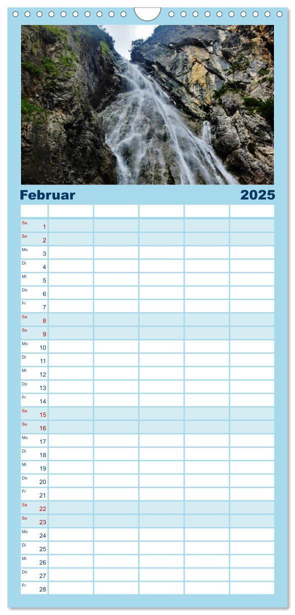 Bild: 9783457113561 | Familienplaner 2025 - Alpenüberquerung mit 5 Spalten (Wandkalender,...