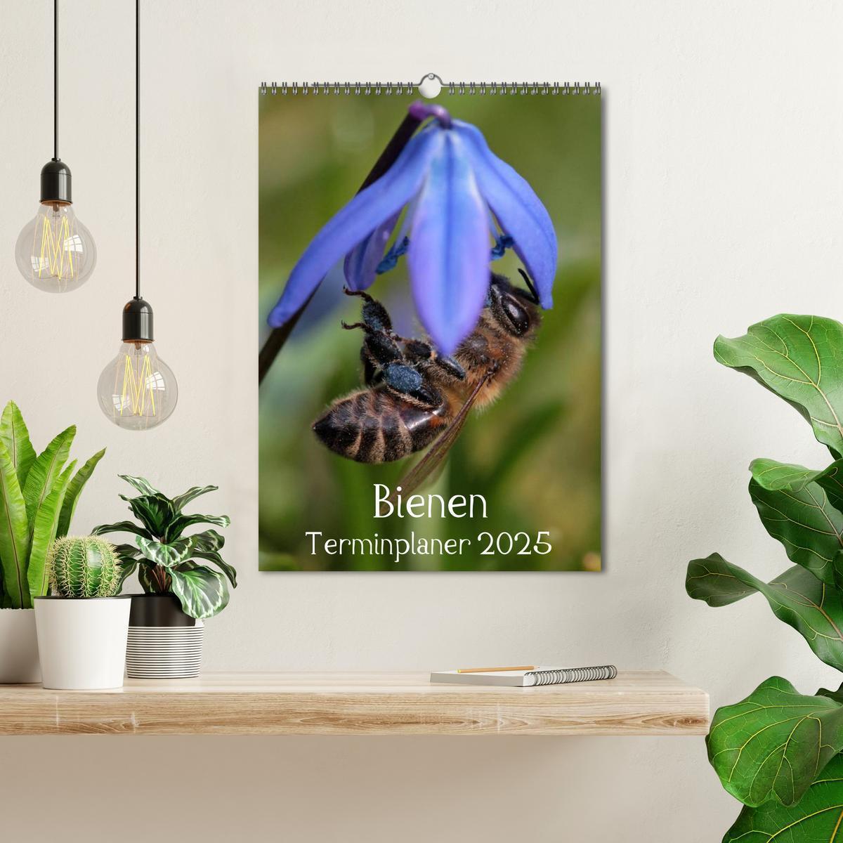 Bild: 9783457030493 | Bienen-Terminplaner 2025 (Wandkalender 2025 DIN A3 hoch), CALVENDO...