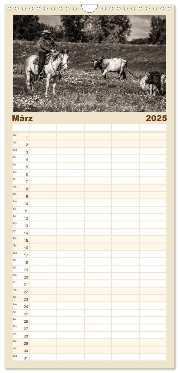 Bild: 9783457115749 | Familienplaner 2025 - Westernreiten mit 5 Spalten (Wandkalender, 21...