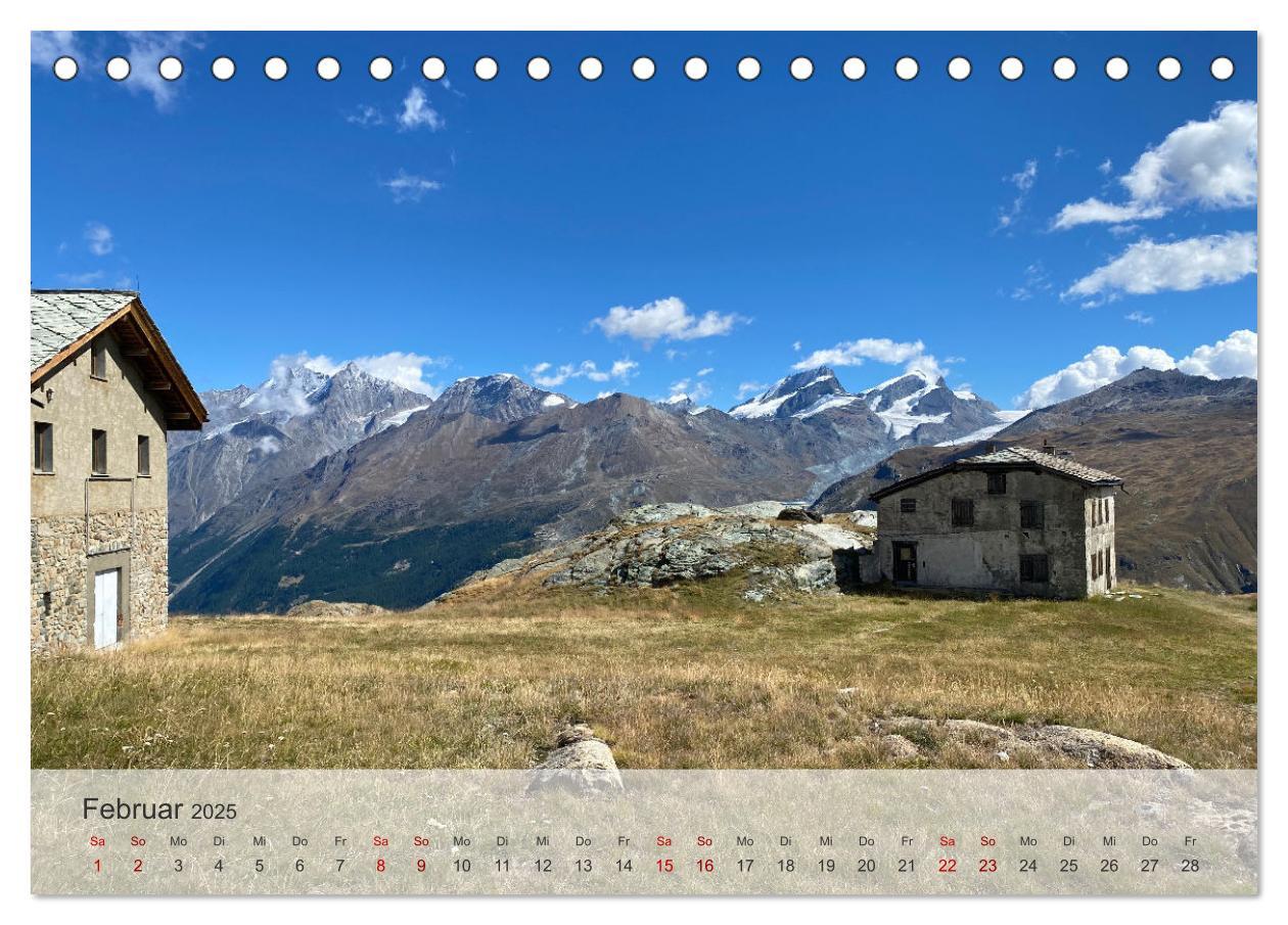 Bild: 9783457236697 | Alpenauszeit - Die Berghütten unserer Alpen (Tischkalender 2025 DIN...