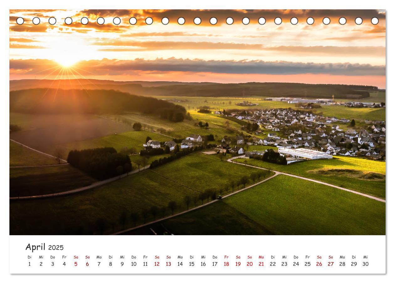 Bild: 9783435430888 | Das Sauerland bei Brilon aus der Vogelperspektive (Tischkalender...