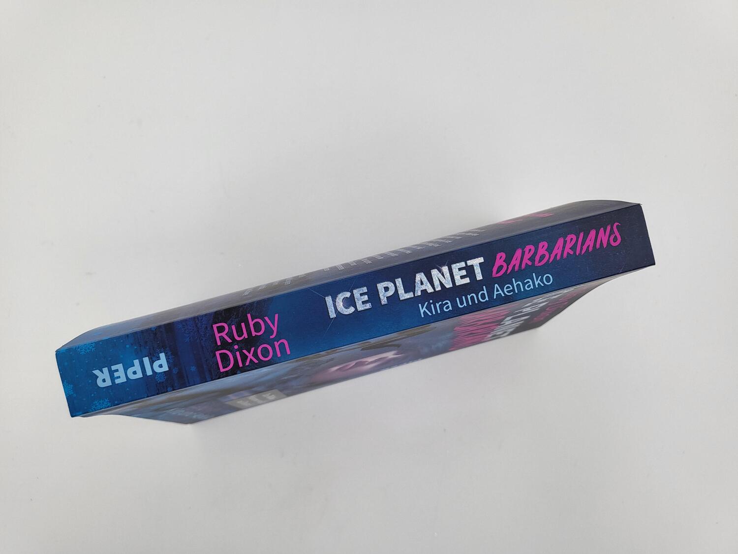 Bild: 9783492707435 | Ice Planet Barbarians - Kira und Aehako | Ruby Dixon | Taschenbuch