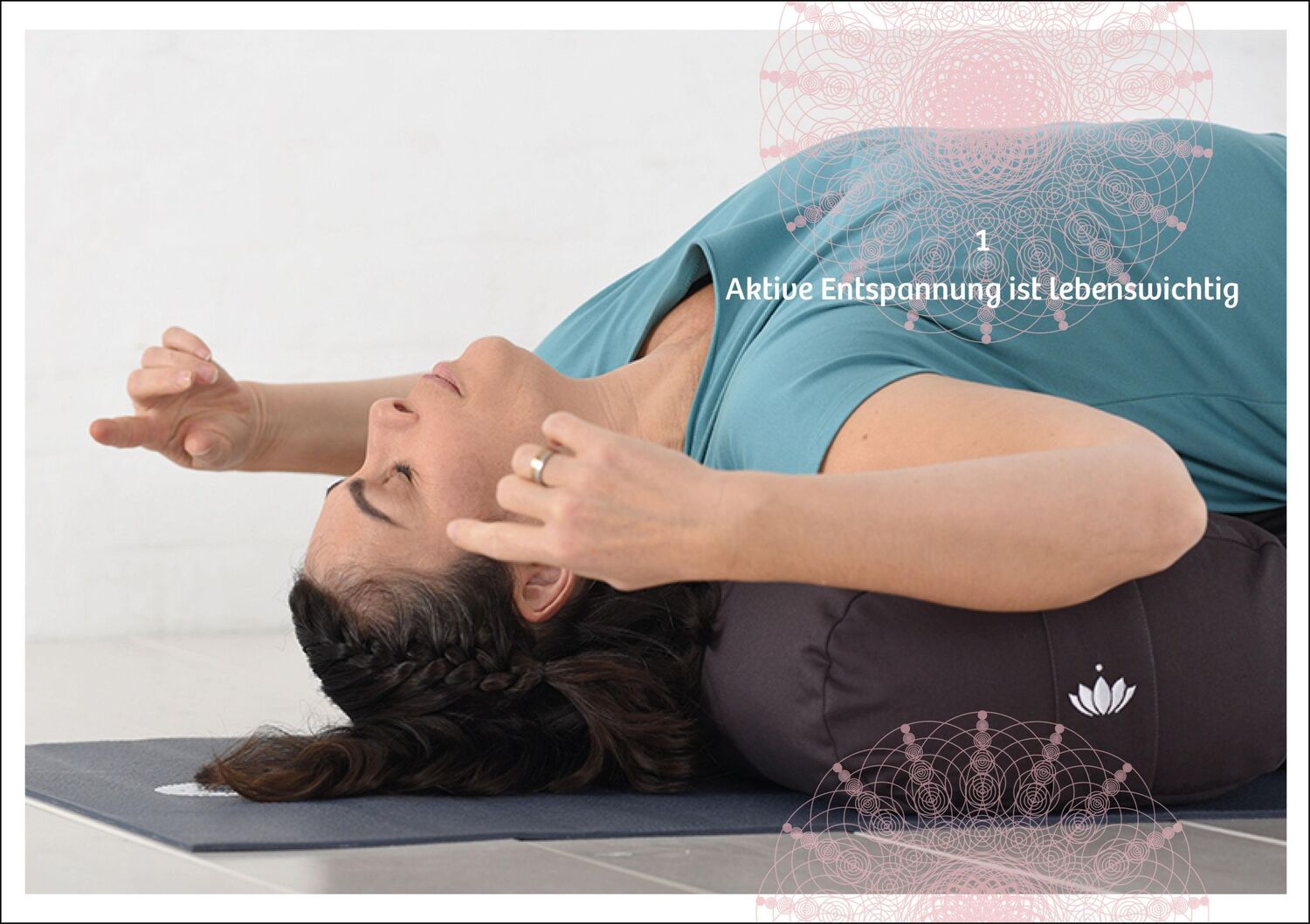 Bild: 9783517097428 | Restorative Yoga | Ruhe und Kraft durch Entspannung | Lorna Neuber