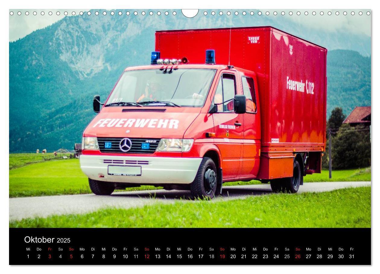 Bild: 9783435768998 | Einsatzfahrzeuge - Bayern (Wandkalender 2025 DIN A3 quer), CALVENDO...