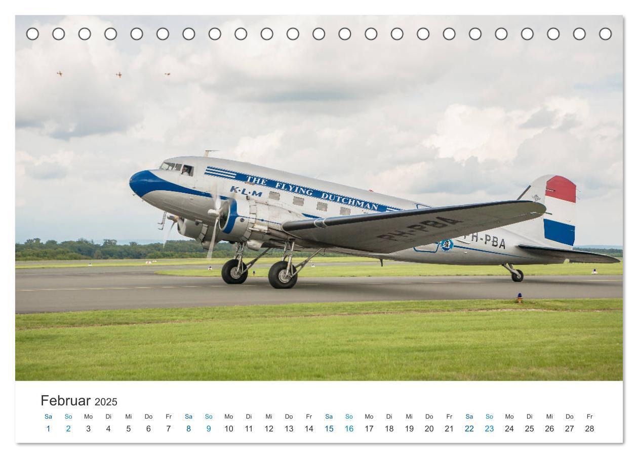 Bild: 9783435817290 | AVIATION CLASSICS seen by custompix.de (Tischkalender 2025 DIN A5...