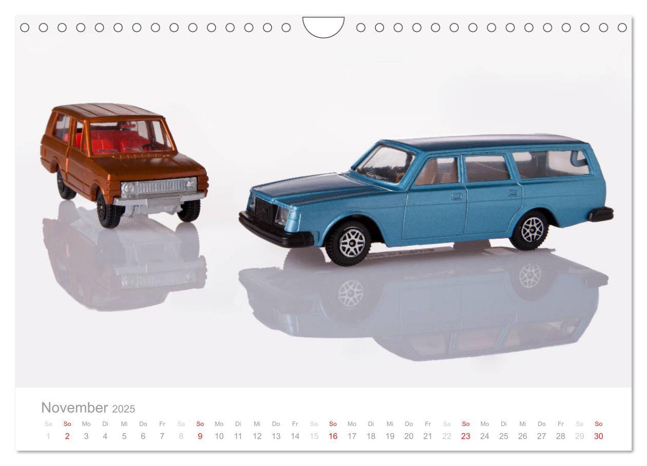 Bild: 9783435471041 | Dinky Toys Spielzeugautos (Wandkalender 2025 DIN A4 quer), CALVENDO...