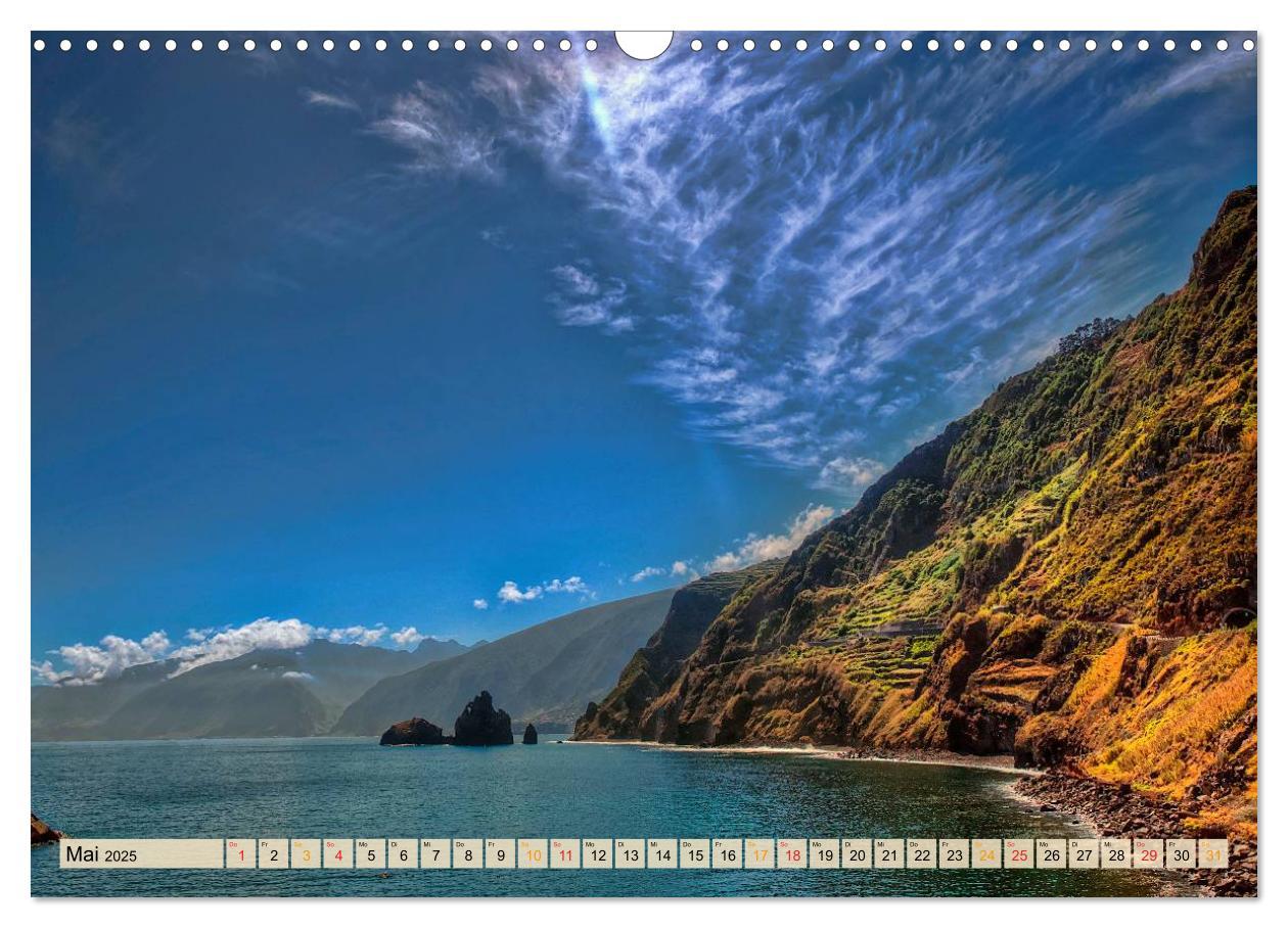 Bild: 9783435467792 | Madeira - blaues Wasser, grüne Berge, bunte Blumen (Wandkalender...