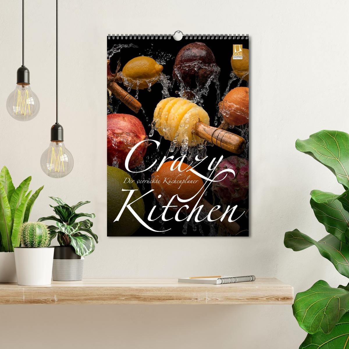 Bild: 9783457031612 | Crazy Kitchen - Der verrückte Küchenplaner (Wandkalender 2025 DIN...