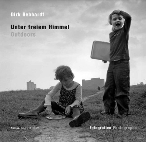 Cover: 9783907142905 | Unter freiem Himmel/Outdoors | Fotografien - Dt/engl | Buch | 80 S.