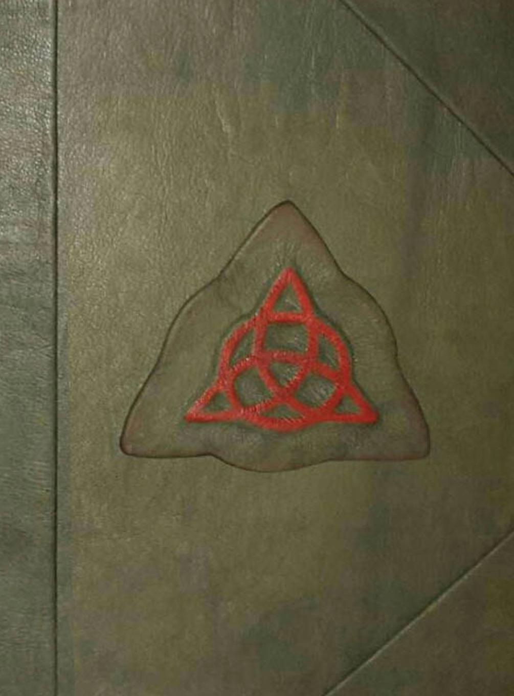 Cover: 9780692817407 | Charmed Book of Shadows Replica | Yirka Marjorie Rodriguez De Leon