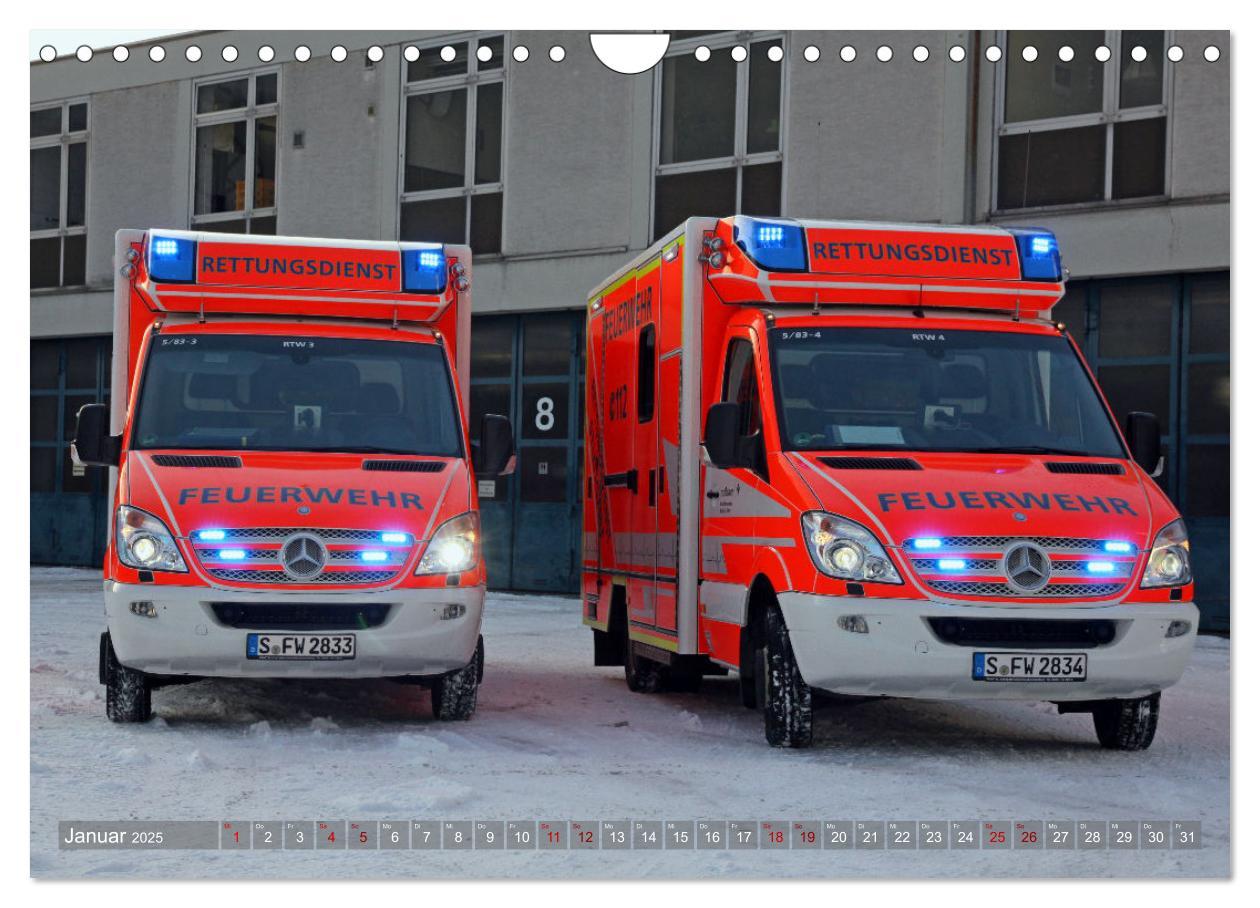 Bild: 9783383968068 | Einsatzfahrzeuge der Feuerwehr Stuttgart (Wandkalender 2025 DIN A4...