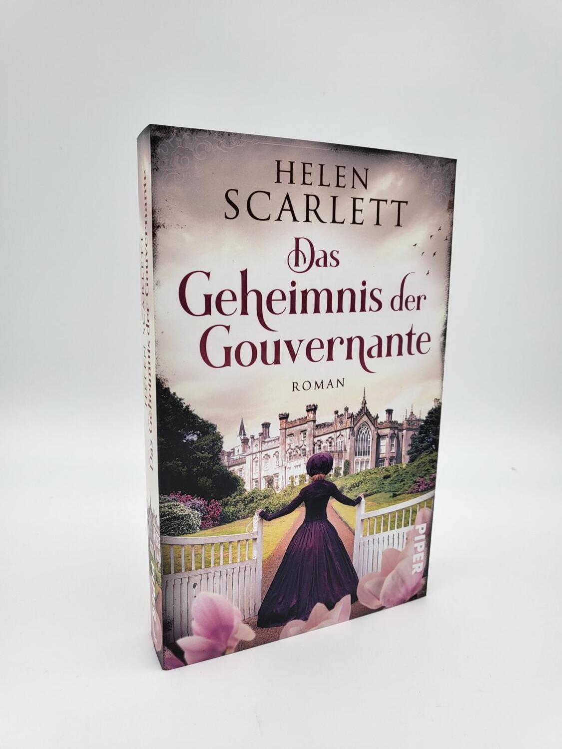 Bild: 9783492318242 | Das Geheimnis der Gouvernante | Helen Scarlett | Taschenbuch | 416 S.