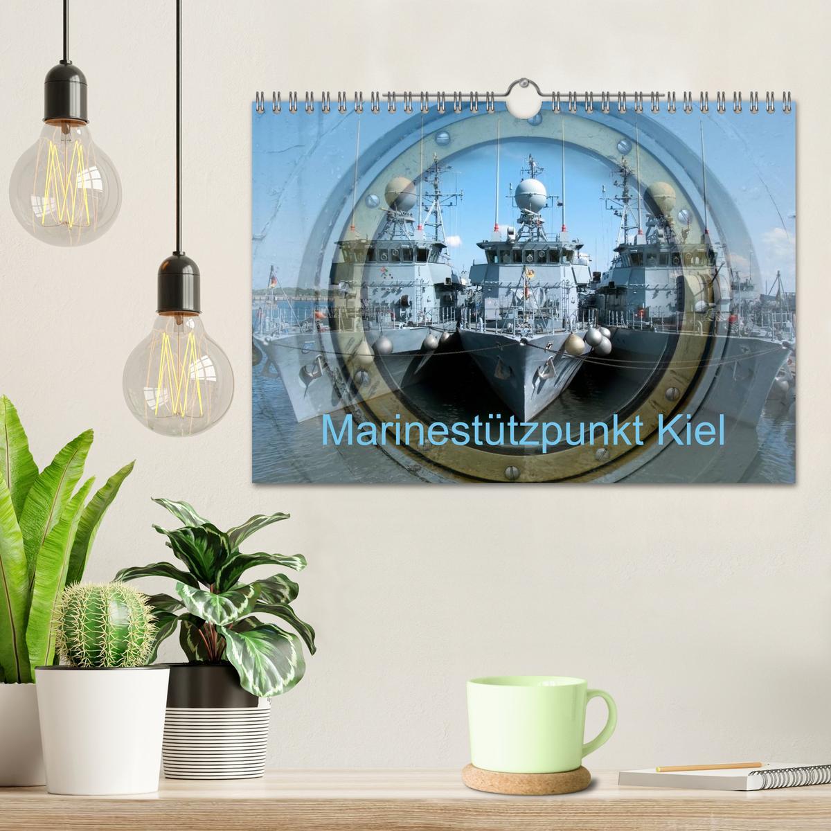 Bild: 9783435733583 | Marinestützpunkt Kiel (Wandkalender 2025 DIN A4 quer), CALVENDO...