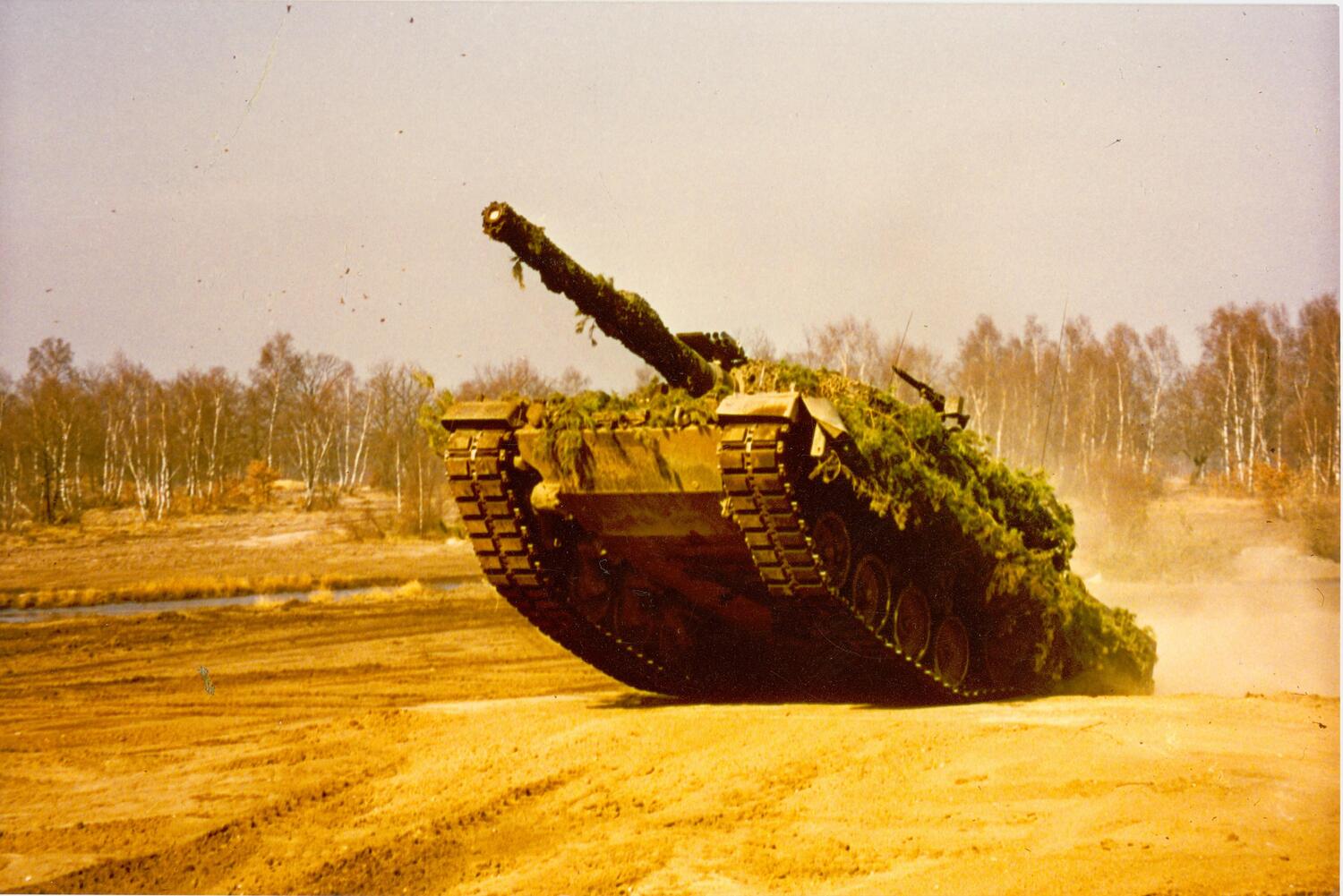 Bild: 9783613046535 | Kampfpanzer Leopard 2 | Entwicklung - Varianten - Einsatz | Buch