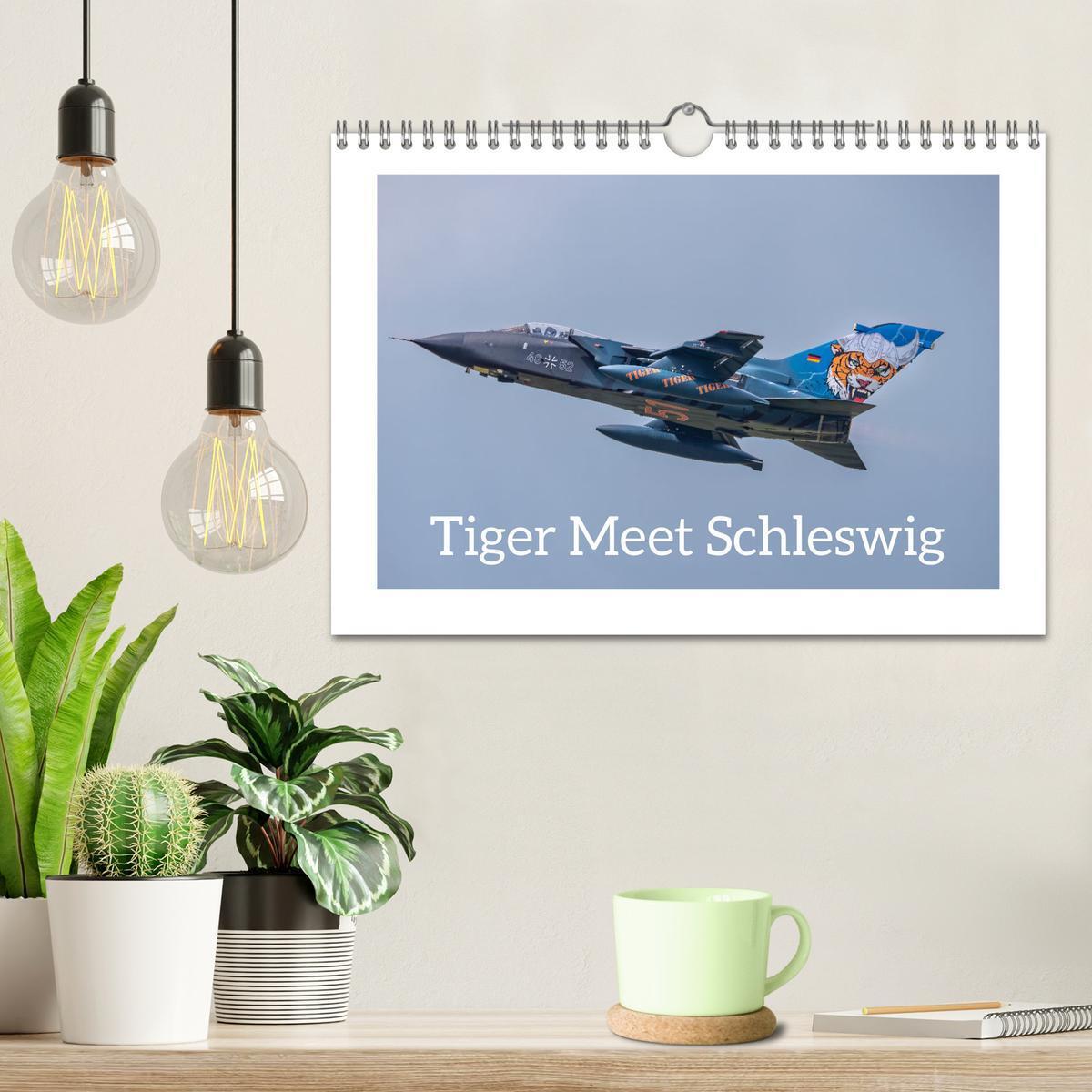 Bild: 9783457154144 | Tiger Meet Schleswig (Wandkalender 2025 DIN A4 quer), CALVENDO...