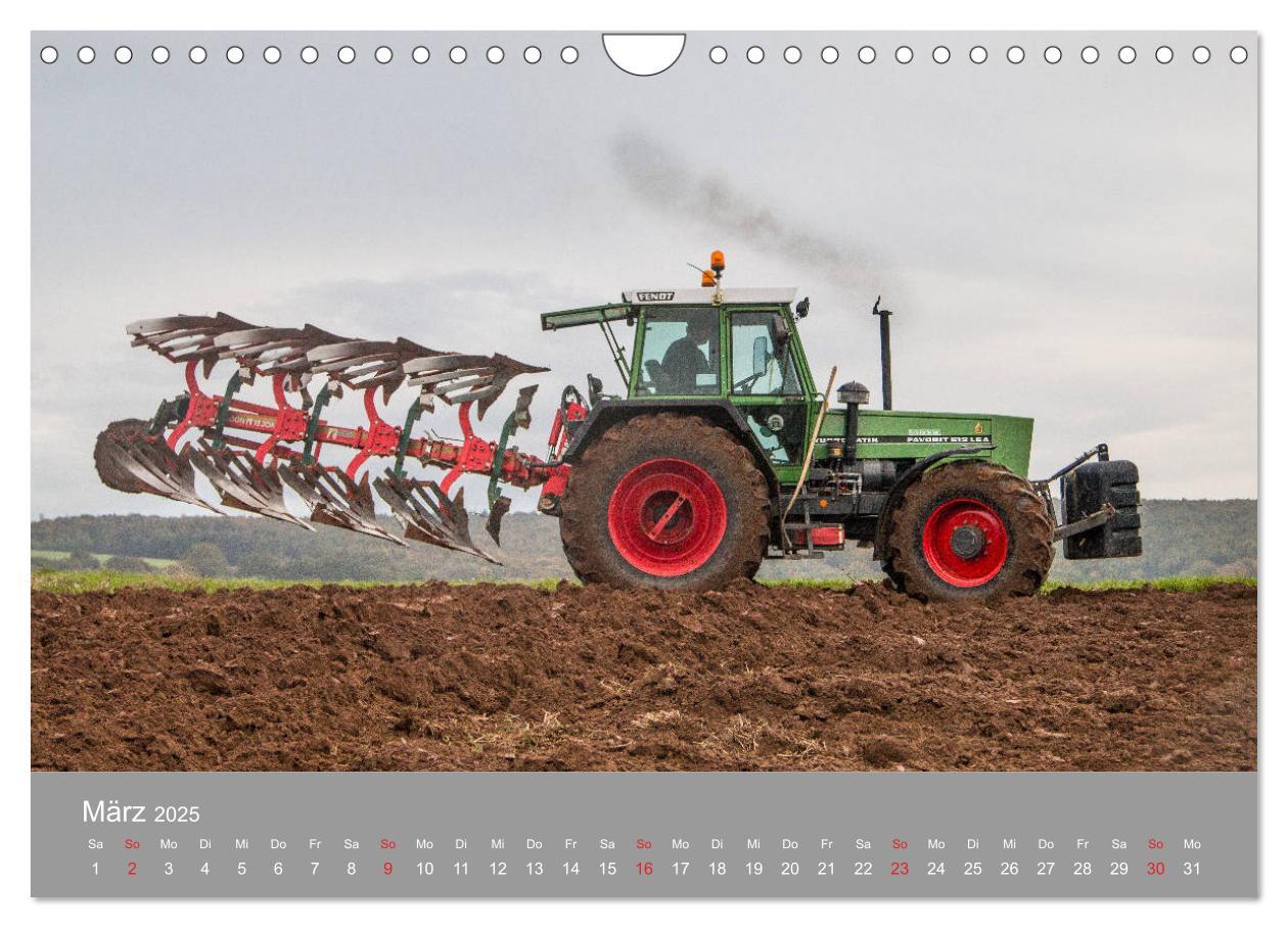 Bild: 9783435173983 | Landtechnik im Einsatz (Wandkalender 2025 DIN A4 quer), CALVENDO...