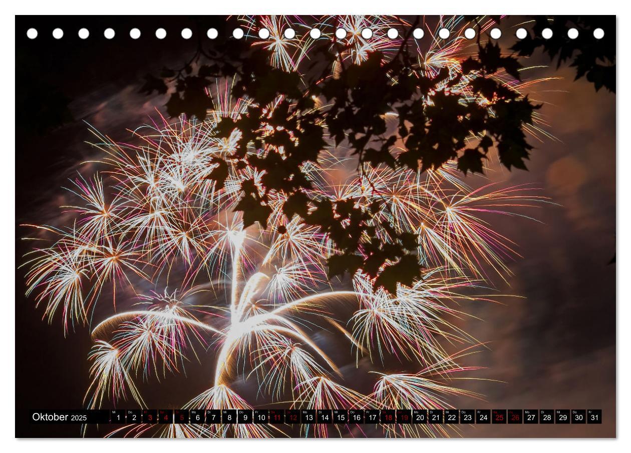 Bild: 9783435062140 | Feuerwerk - Kunstwerke am Himmel (Tischkalender 2025 DIN A5 quer),...