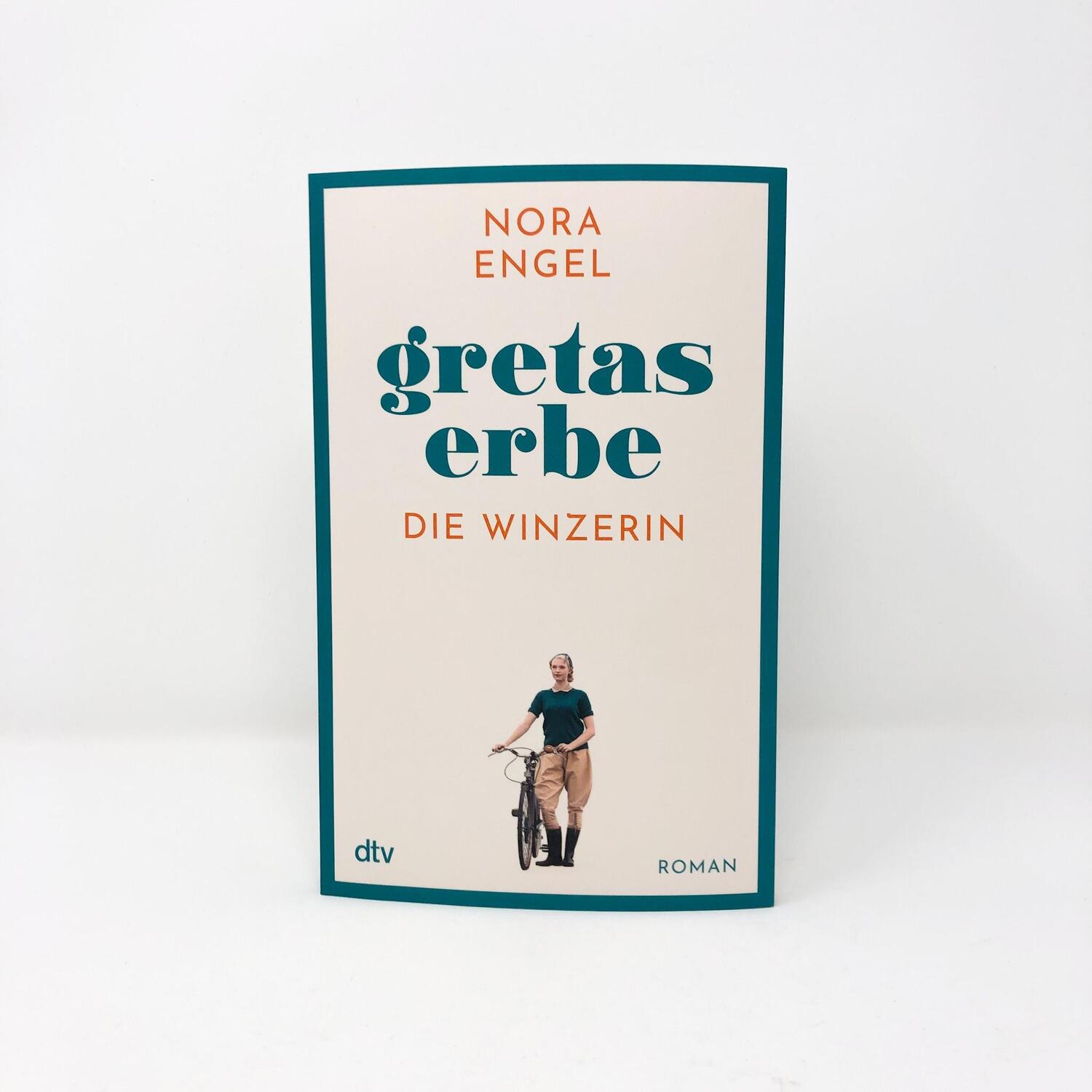 Bild: 9783423220064 | Gretas Erbe | Nora Engel | Taschenbuch | Die Winzerin-Reihe | 416 S.