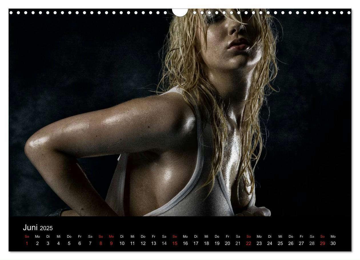 Bild: 9783435662234 | DIRTY GIRLS Frauen in Wasser und Öl (Wandkalender 2025 DIN A3...