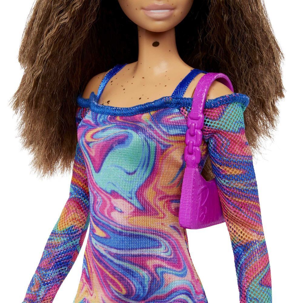 Bild: 194735094394 | Barbie Fashionistas Puppe mit gekrepptem Haar und Sommersprossen