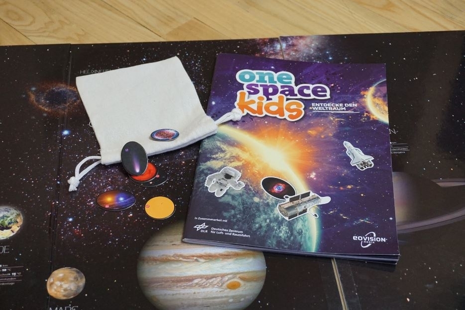 Cover: 9783902834232 | Magnetspielbuch one space Kids | Markus Eisl | Buch | Gebunden | 2015