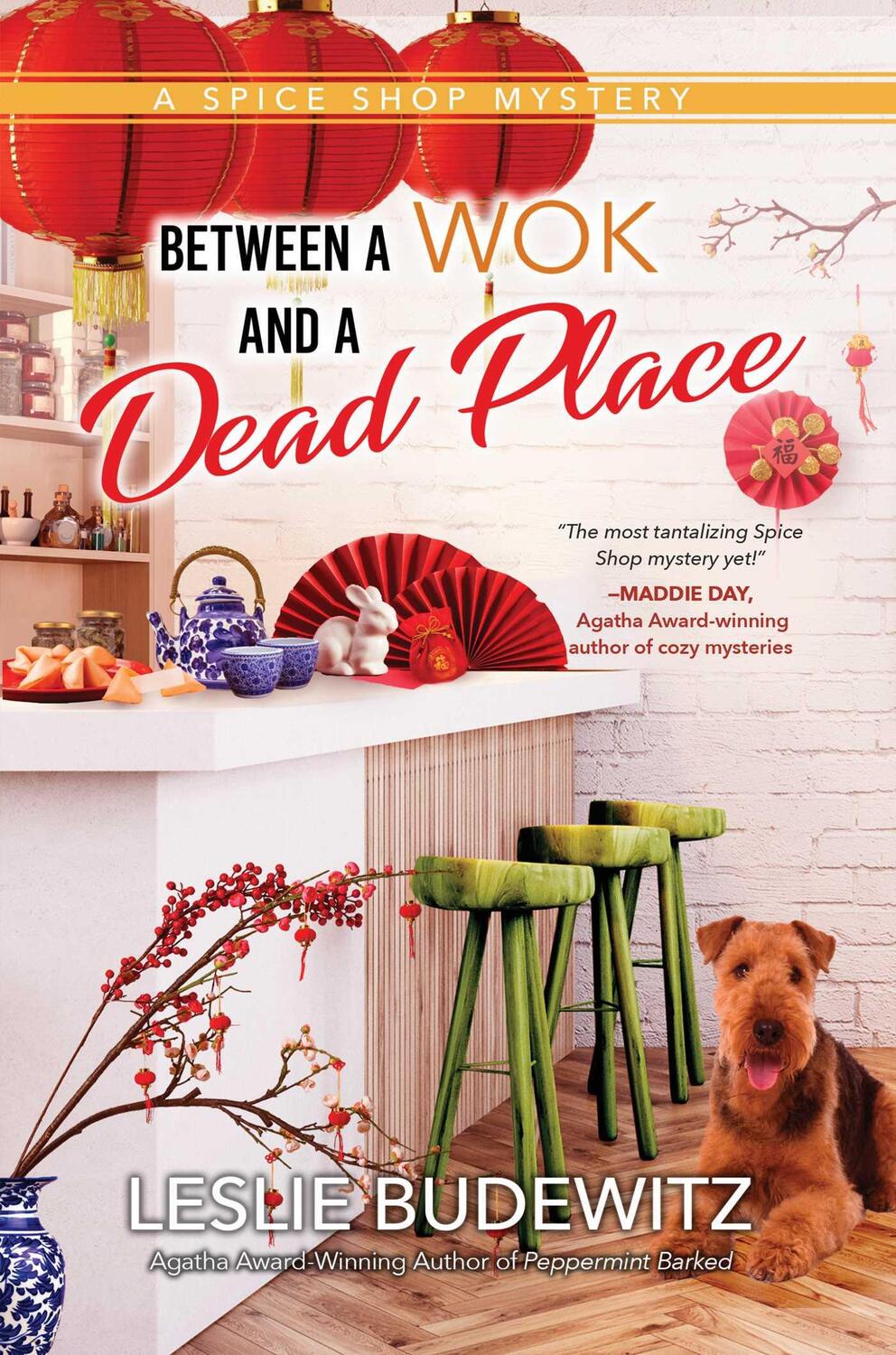 Cover: 9781645060611 | Between a Wok and a Dead Place | Leslie Budewitz | Taschenbuch | 2023