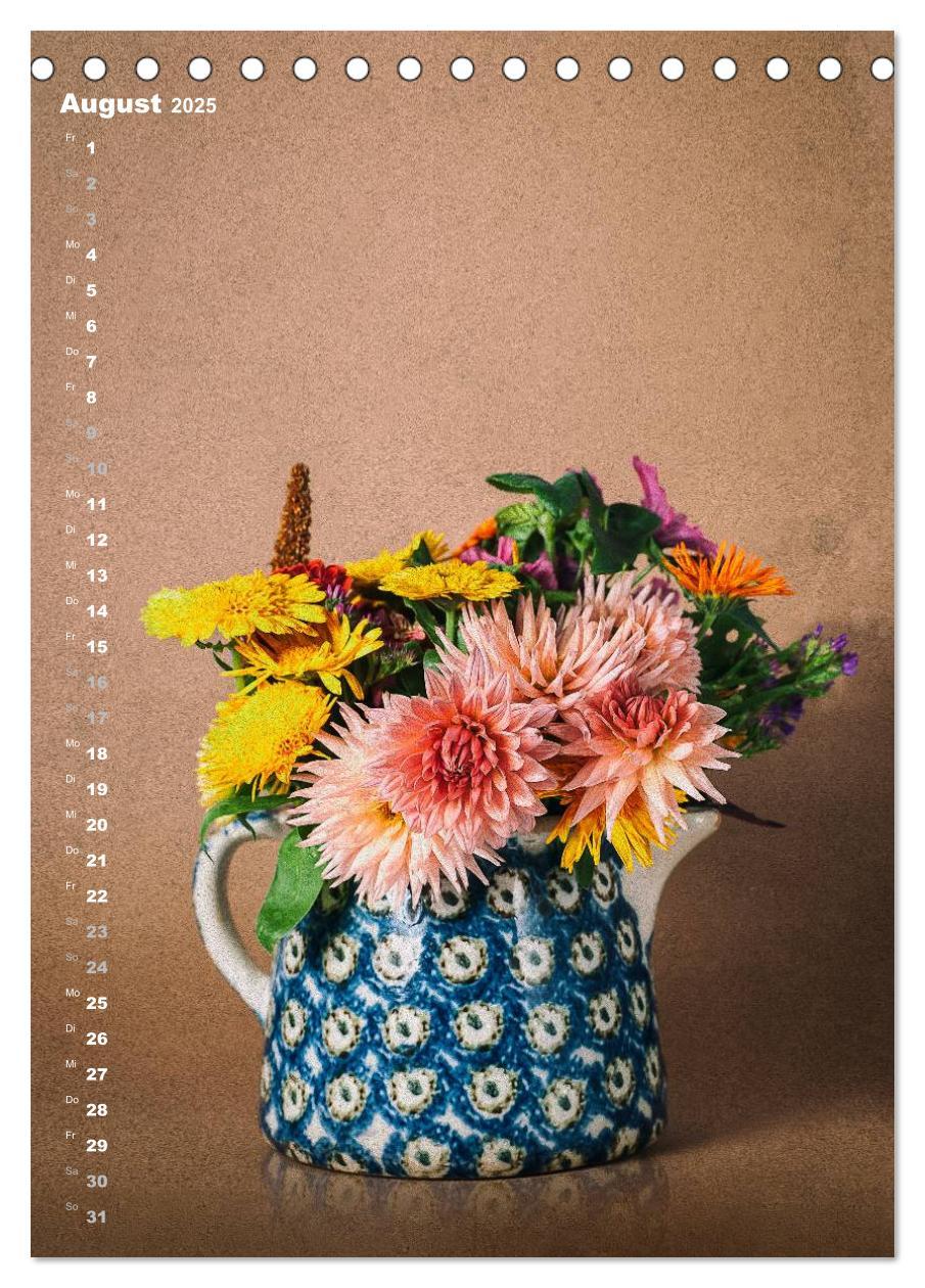 Bild: 9783457048610 | Blumenschmuck in Bunzlau Keramik (Tischkalender 2025 DIN A5 hoch),...