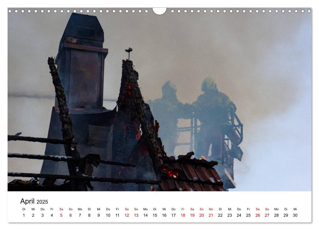 Bild: 9783435121199 | FEUERWEHR IM EINSATZ (Wandkalender 2025 DIN A3 quer), CALVENDO...