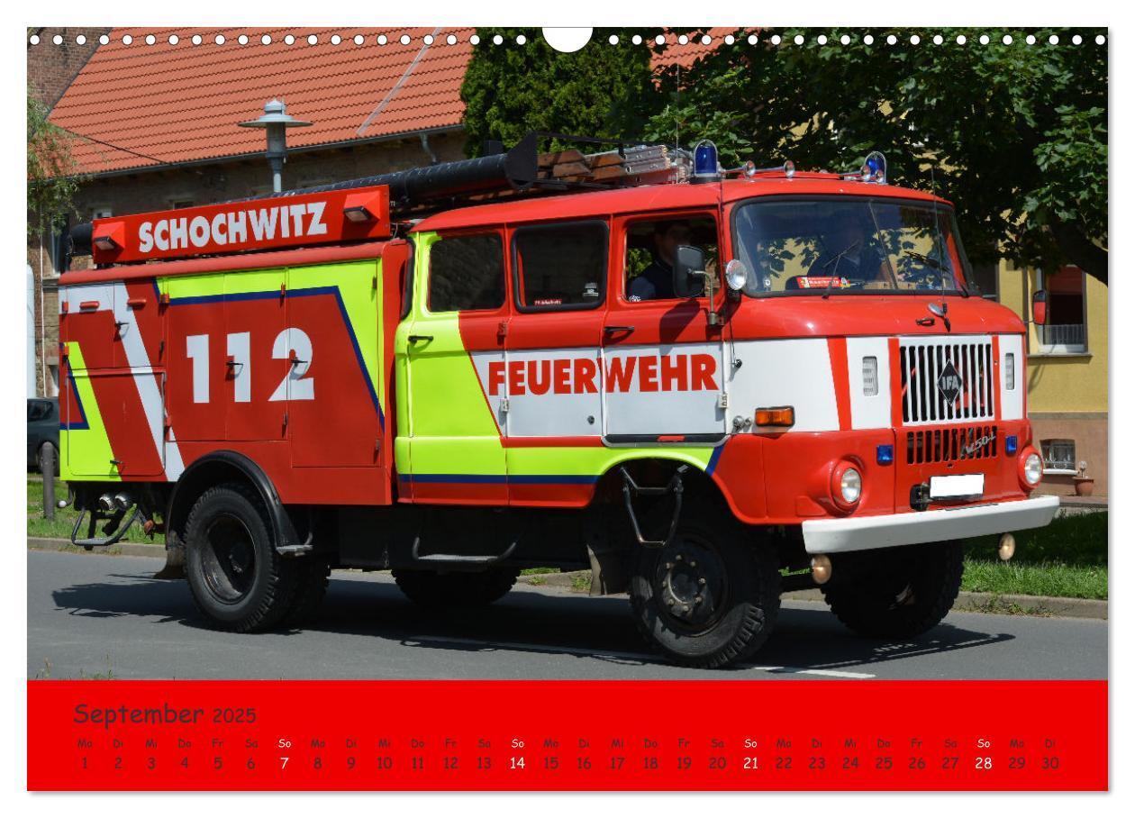 Bild: 9783457186664 | DDR Feuerwehr Klassiker (Wandkalender 2025 DIN A3 quer), CALVENDO...