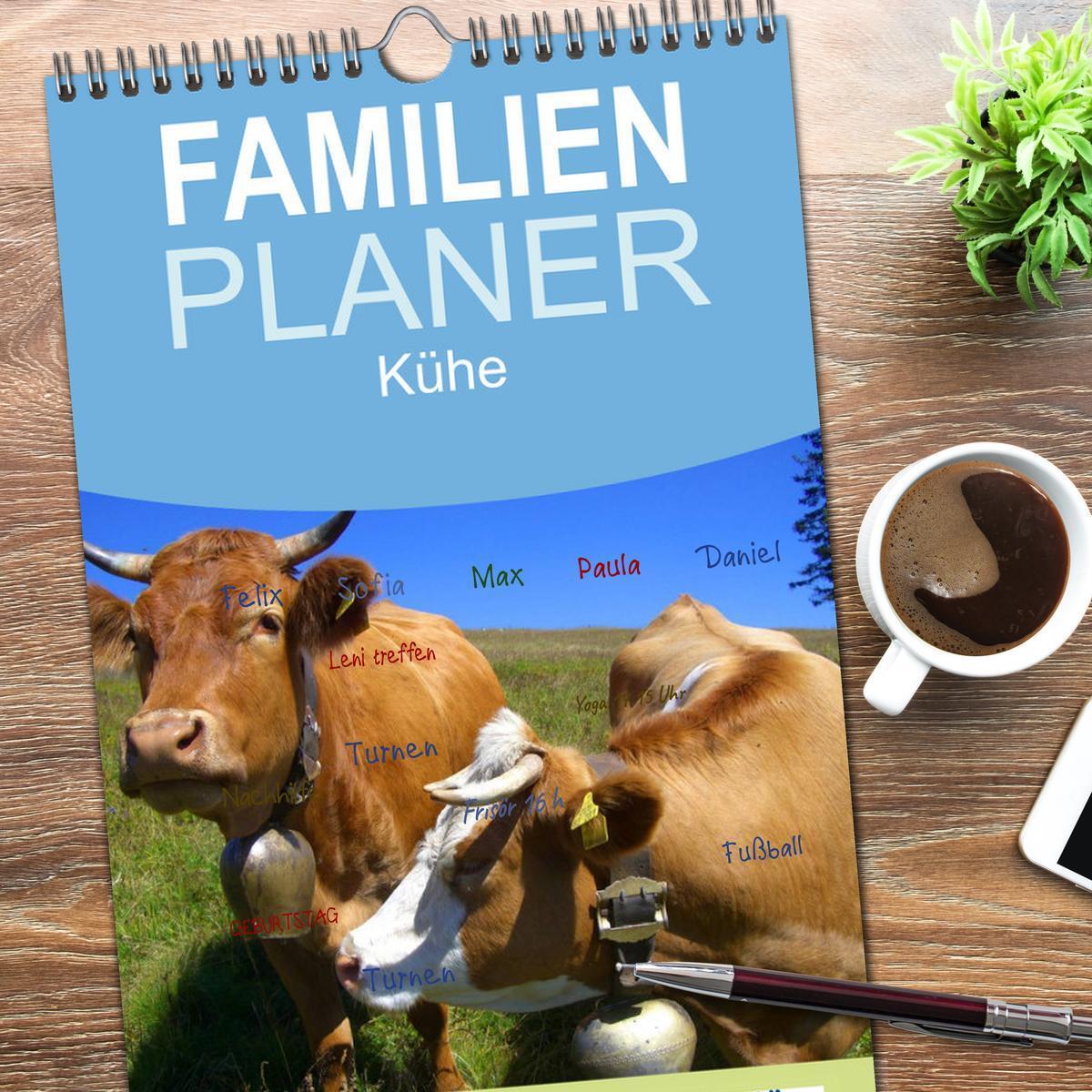 Bild: 9783457126547 | Familienplaner 2025 - Kühe mit 5 Spalten (Wandkalender, 21 x 45 cm)...