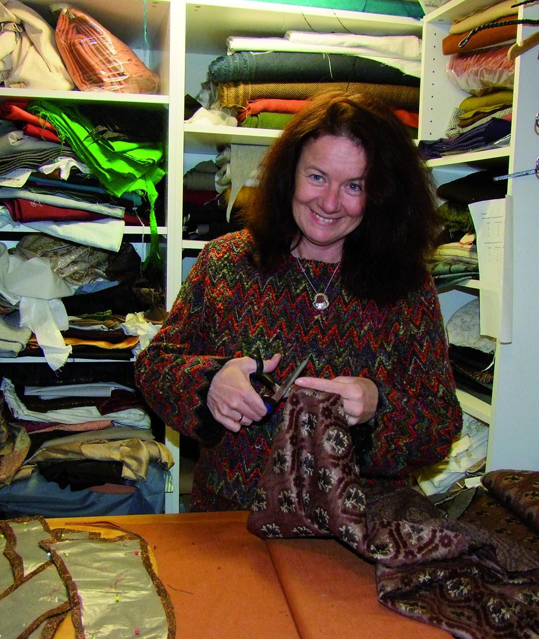 Autor: 9783938922729 | Make Your Own Medieval Clothing - Viking Garments | Carola Adler