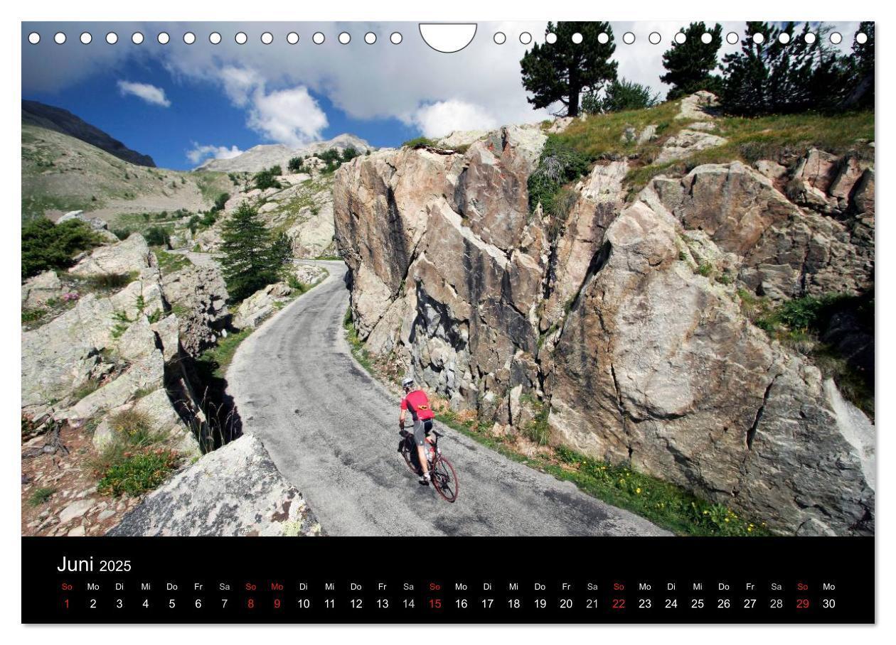 Bild: 9783435625819 | Alpenpässe auf dem Rennrad "Himmlische Serpentinen" (Wandkalender...