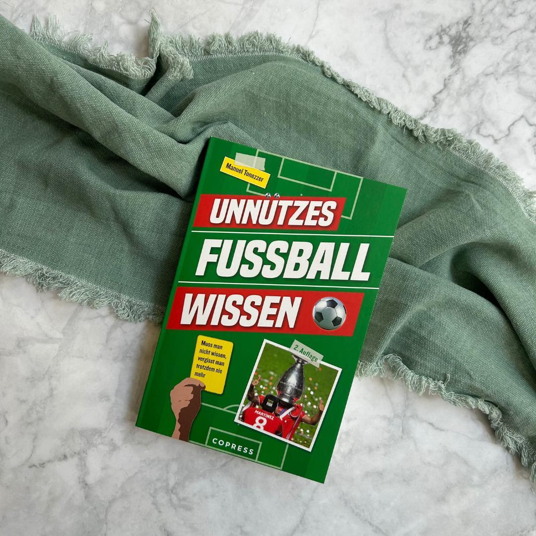 Bild: 9783767913035 | Unnützes Fußballwissen | Manuel Tonezzer | Taschenbuch | 160 S. | 2024