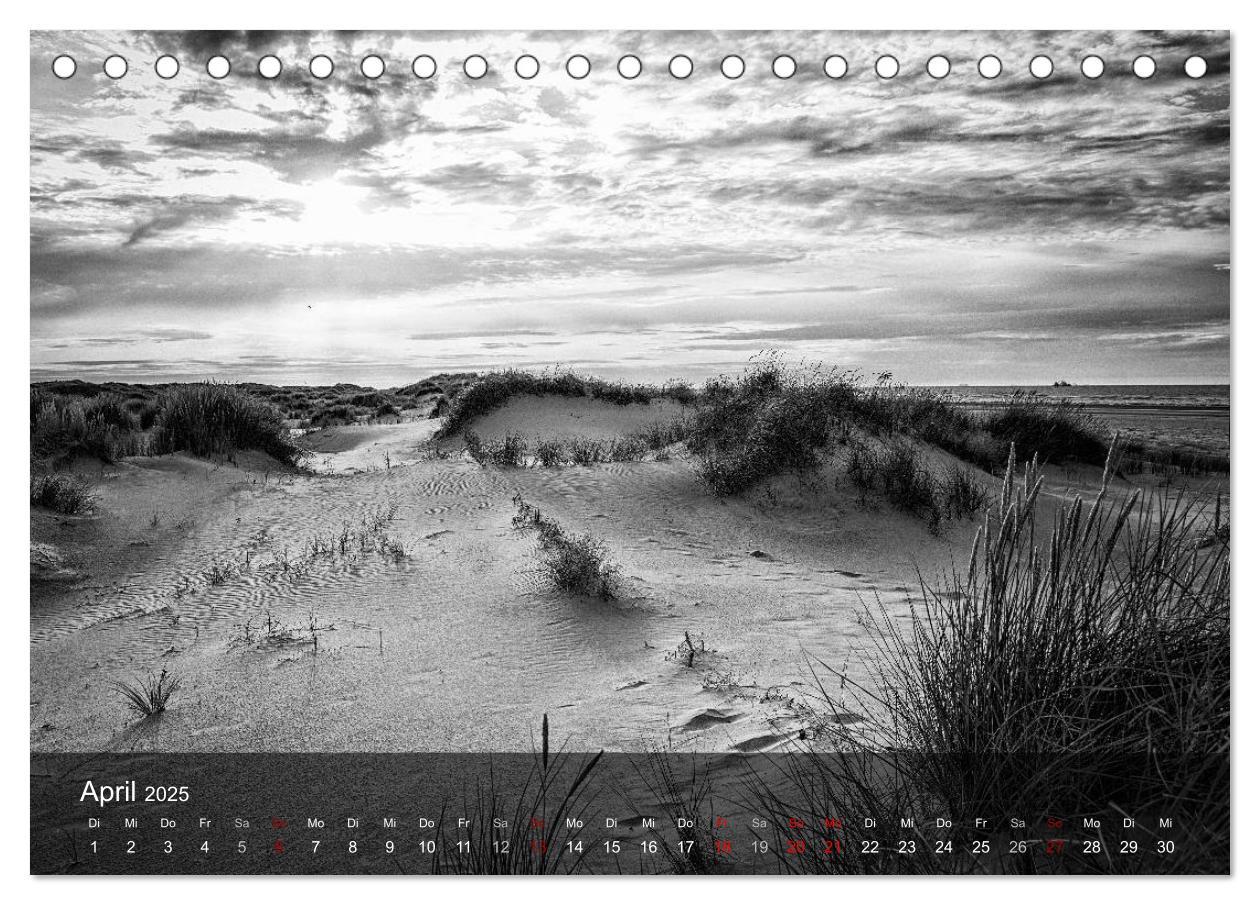 Bild: 9783435378319 | Wangerooge Noir (Tischkalender 2025 DIN A5 quer), CALVENDO...