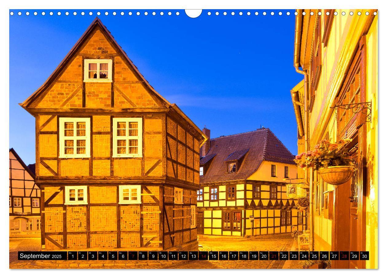 Bild: 9783435215560 | QUEDLINBURG FÜR NACHTSCHWÄRMER (Wandkalender 2025 DIN A3 quer),...