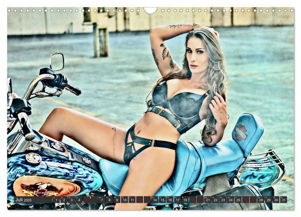 Bild: 9783457142073 | Motorräder und Sexy Girls (Wandkalender 2025 DIN A3 quer), CALVENDO...