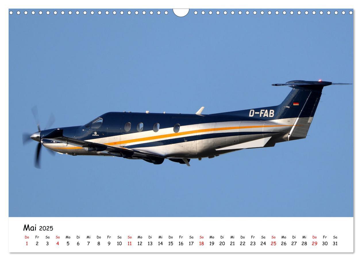 Bild: 9783435070411 | Flugzeuge am blauen Himmel (Wandkalender 2025 DIN A3 quer),...