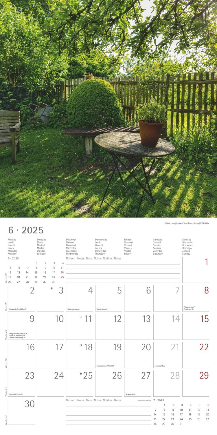 Bild: 4251732340629 | Gartenzauber 2025 - Broschürenkalender 30x30 cm (30x60 geöffnet) -...