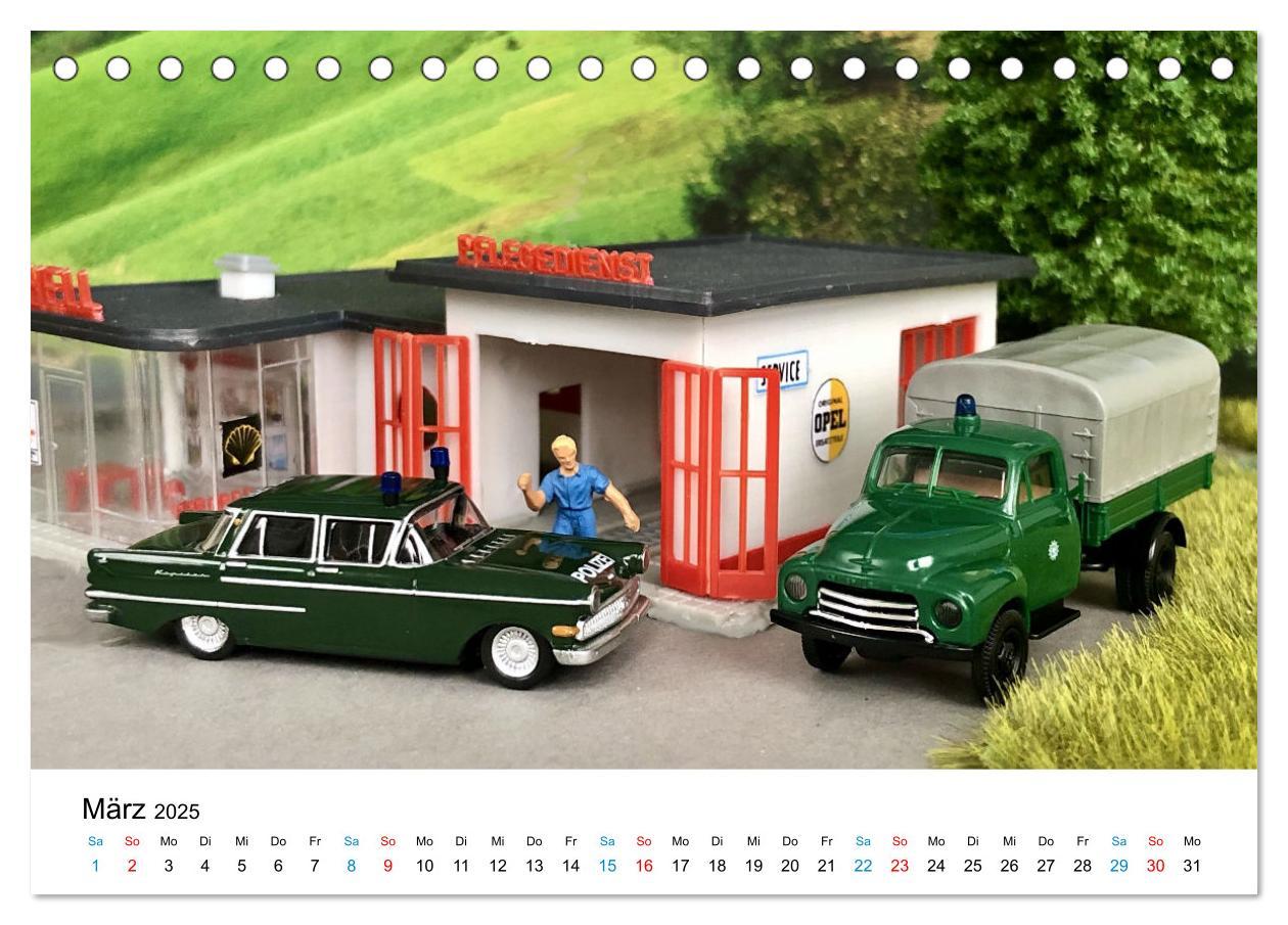 Bild: 9783435020805 | Polizeimodelle im Einsatz (Tischkalender 2025 DIN A5 quer),...