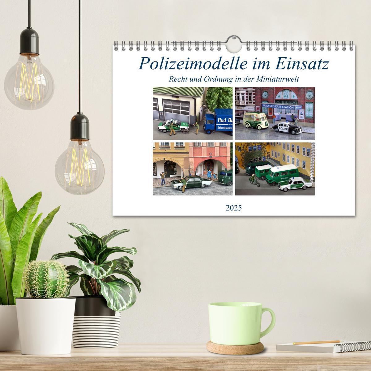 Bild: 9783435021321 | Polizeimodelle im Einsatz (Wandkalender 2025 DIN A4 quer), CALVENDO...