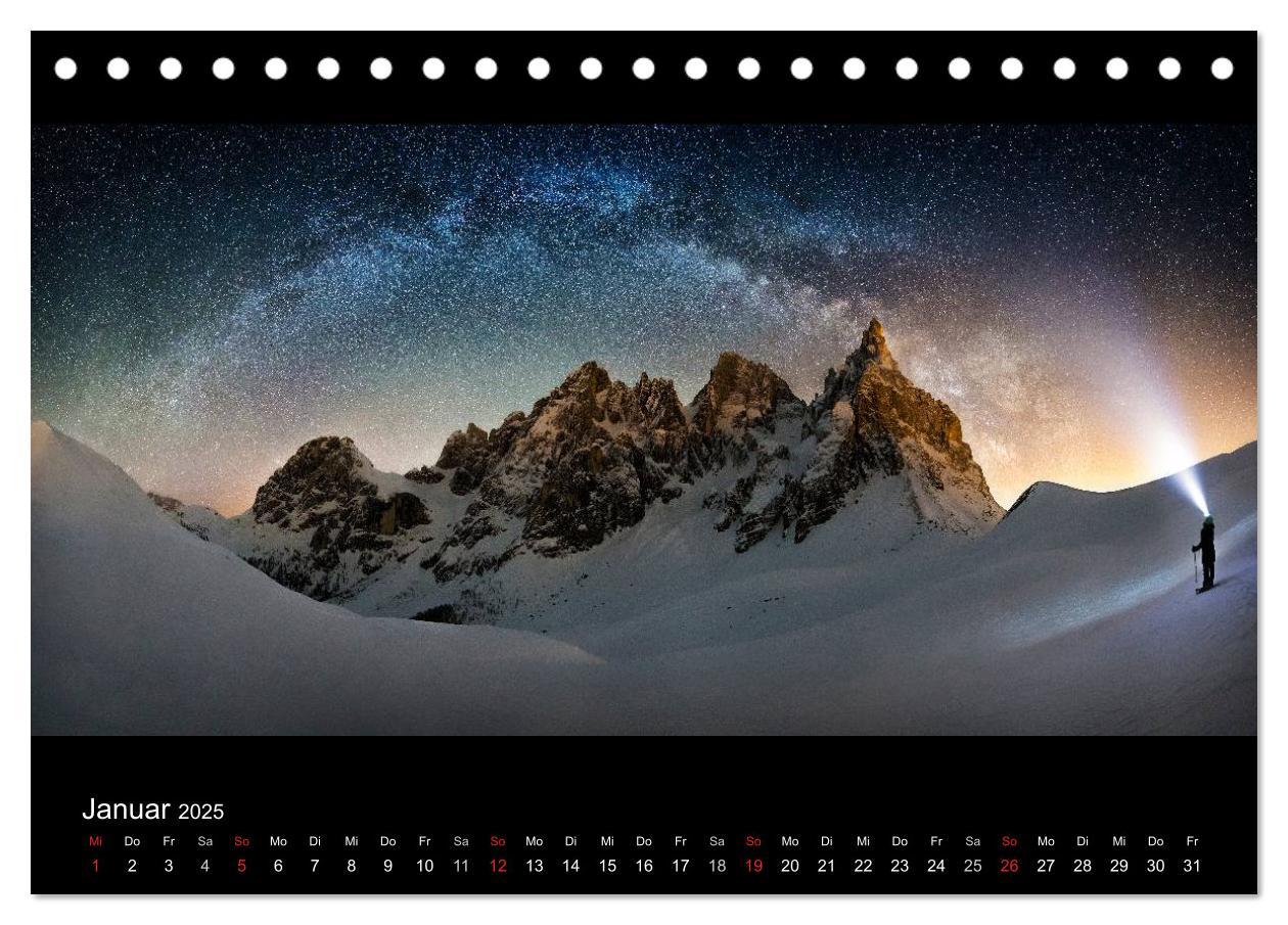 Bild: 9783435558186 | Sternensucher - Landschaft unter Sternen (Tischkalender 2025 DIN A5...