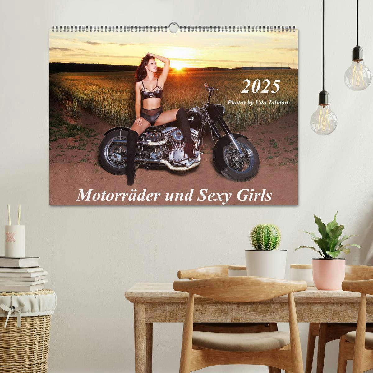 Bild: 9783435115471 | Motorräder und Sexy Girls (Wandkalender 2025 DIN A2 quer), CALVENDO...