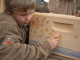 Bild: 9783772523946 | Mit Kindern im Bienengarten | Irmgard Kutsch (u. a.) | Buch | 178 S.