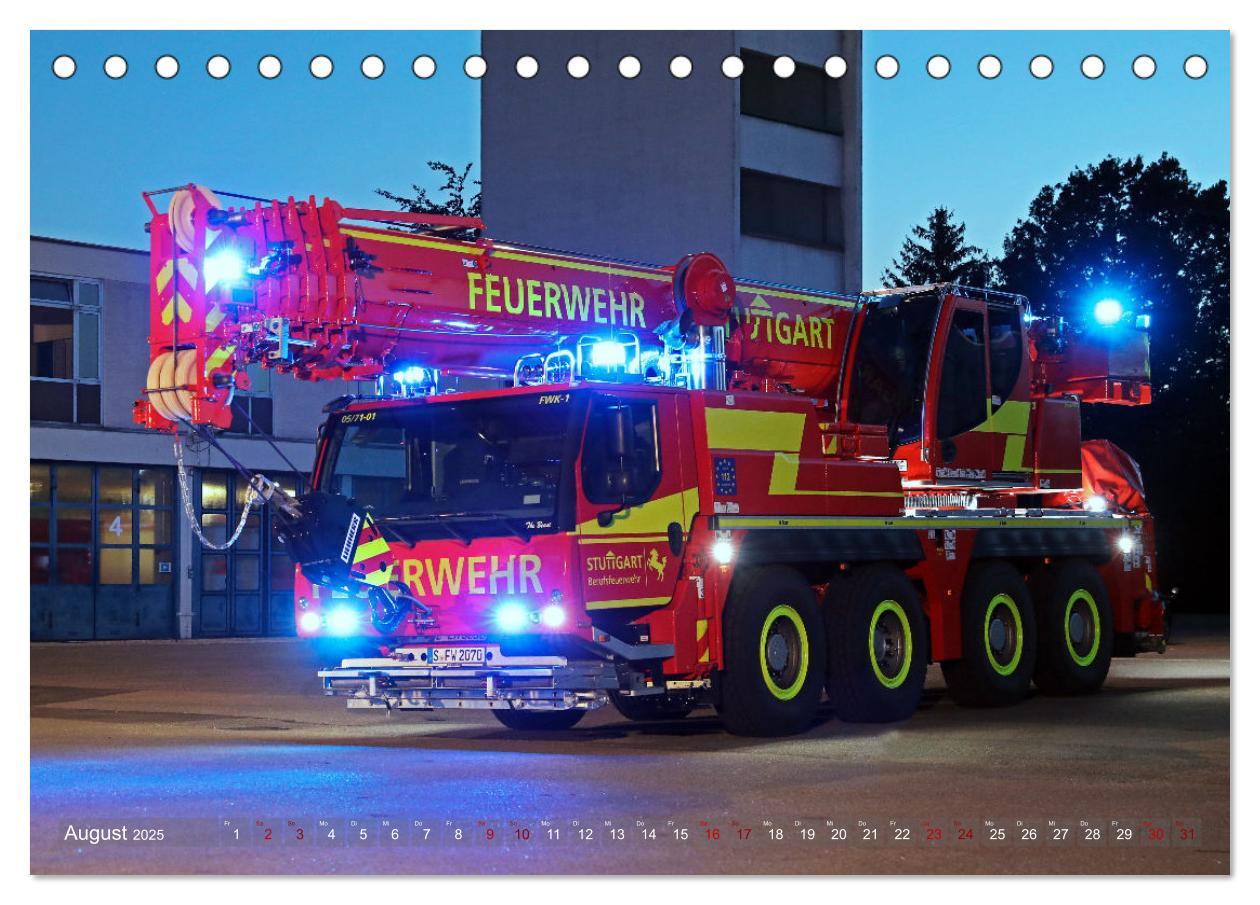 Bild: 9783383959110 | Einsatzfahrzeuge der Feuerwehr Stuttgart (Tischkalender 2025 DIN A5...