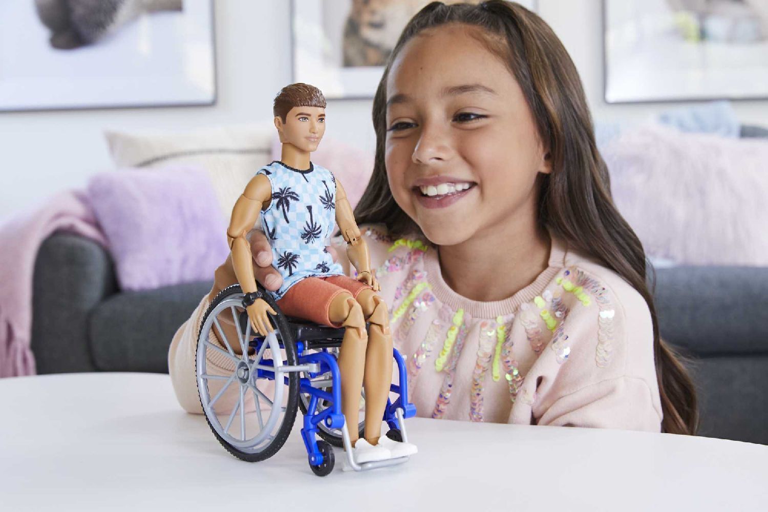 Bild: 194735094554 | Barbie Ken Fashionistas Puppe im Rollstuhl | Stück | In Blister | 2023